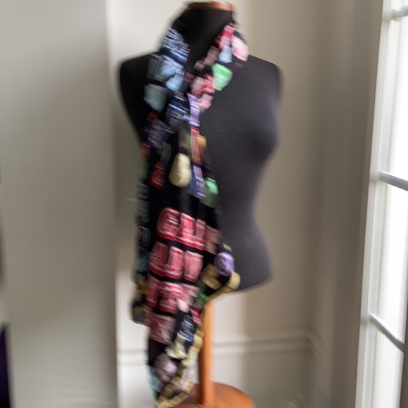 Louis Vuitton Silk Scarf/Wrap - Picture 12 of 16